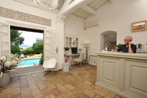 Hotel La Bastide D'antoine 4*